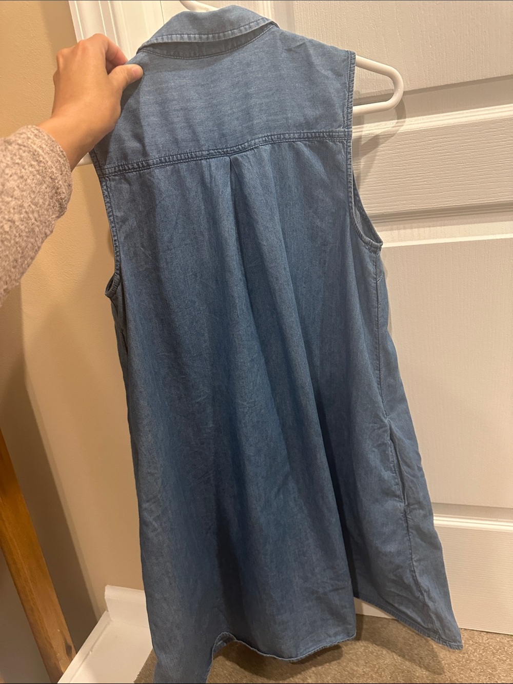 Old Navy Sleeveless Denim Shirt Dress in Blue - Picture 5 of 6